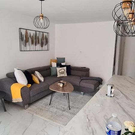 En Exclusivite T3 A 2 Pas Des Plages De St Raphael Saint-Raphaël Exterior foto